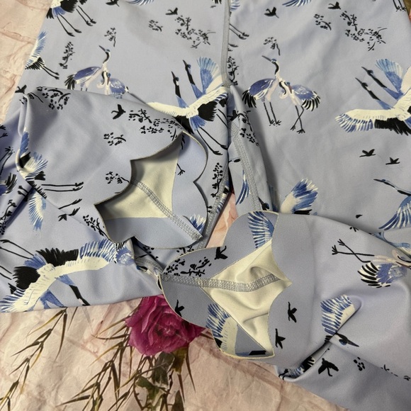 Carbon 38 Floral Crane Print Leggings size M - Picture 4 of 9